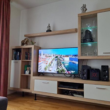 Mariposa, Apartment With Balcony, Private Parking In The Garage, Near The Biggest Shopping Center Mall Of Split Eksteriør billede